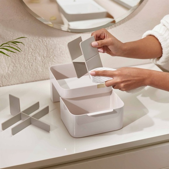 Viva Cosmetic Organizer with Drawer by Joseph Joseph - Picture 6 of 7